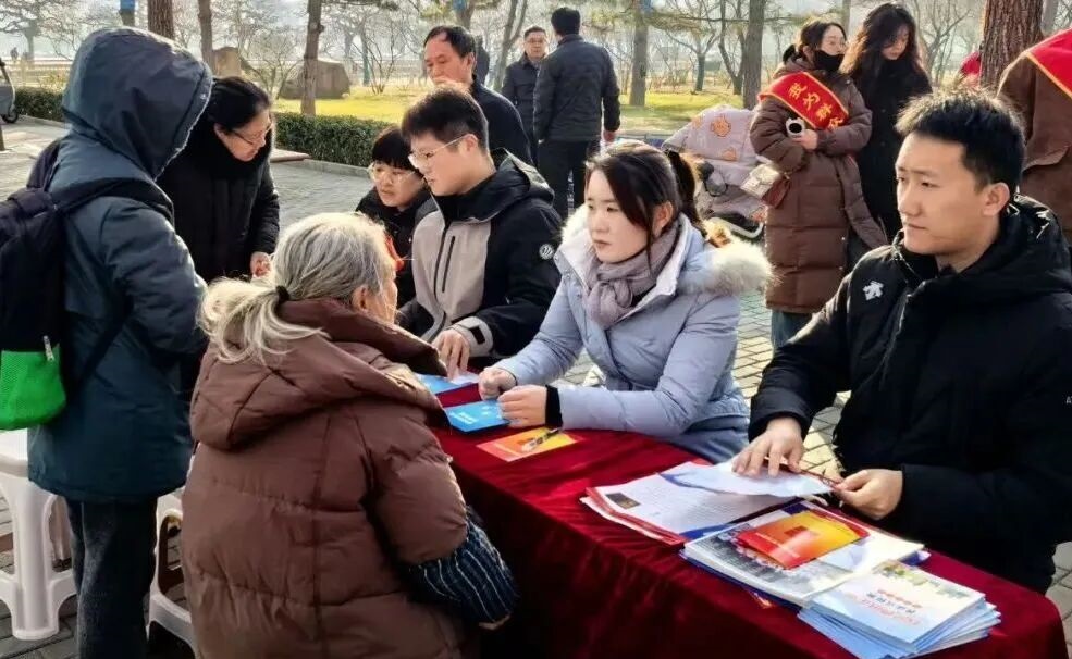 振坤律师开展便民惠民志愿服务